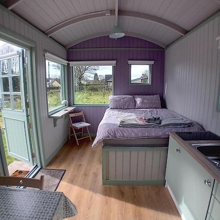 Dromahair Market Street Shepherd'S Hut Leitrim מראה חיצוני תמונה